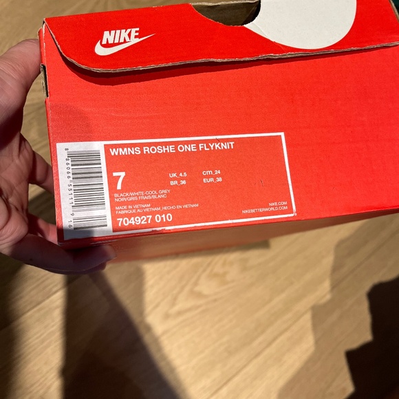 Nike runners - Picture 3 of 3